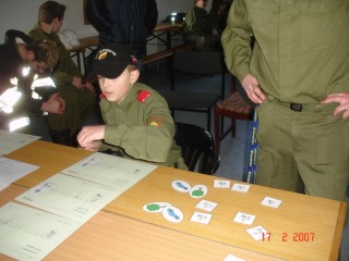 die J&uuml;ngsten beim Puzzle