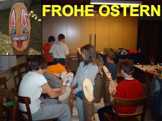 Beim Bemalen der Hasen!