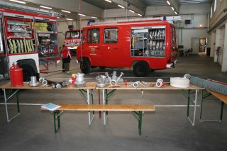 Fahrzeughalle: Station Ger&auml;te/Ausr&uuml;stung Brandeinsatz