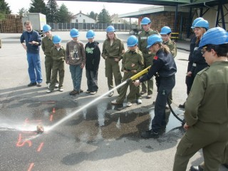 Action beim R&uuml;benweitspritzen