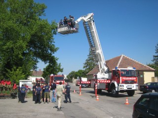 Fahrt mit dem Hubrettungsger&auml;t