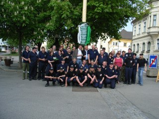 Hurra der Baum steht, alles gut gegangen !!!