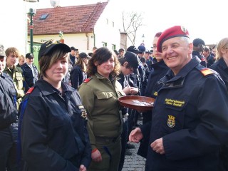 Abzeichen&uuml;bergabe