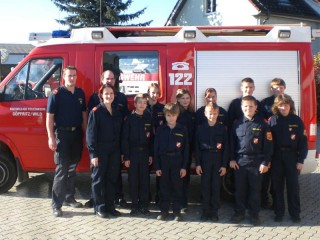 Die Mitglieder der FJ G&ouml;pfritz/Wild mit den Jugendf&uuml;hrern Barbara Schuh und Christian H&uuml;bl sowie BSBFJ Alexander Schrenk