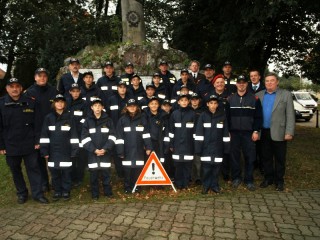 Die Gruppe Lichtenw&ouml;rth mit allen Betreuern und Ehreng&auml;sten