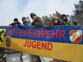 Die Jugend bei einer gem&uuml;tlichen Pause und Fotoshooting ...