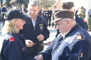 Überreichung des Wissenstestabzeichens durch BFKDT OBR Ing. Gerwalt Brandstötter