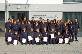 Alle erfolgreich - gepr&uuml;ften Jugendlichen