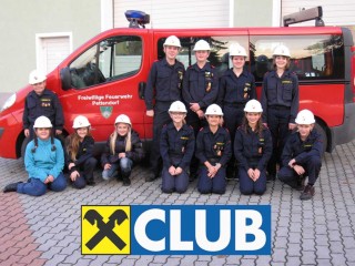 Die neuen Helme werden gleich pr&auml;sentiert