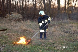 ......und einer Feuerpatsche