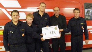 Scheck&uuml;bergabe an die FJ Wimpassing